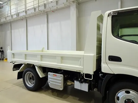 デュトロ 2t 4WD FJL 強化ダンプ 未使用車