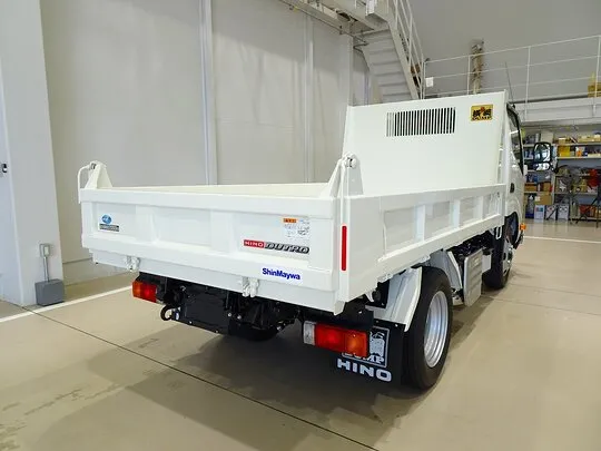 デュトロ 2t 4WD FJL 強化ダンプ 未使用車