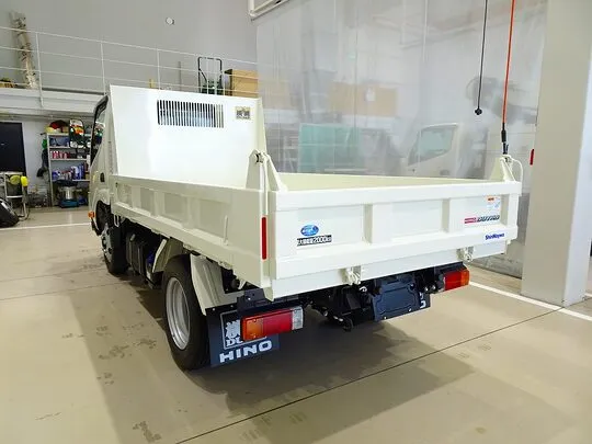 デュトロ 2t 4WD FJL 強化ダンプ 未使用車