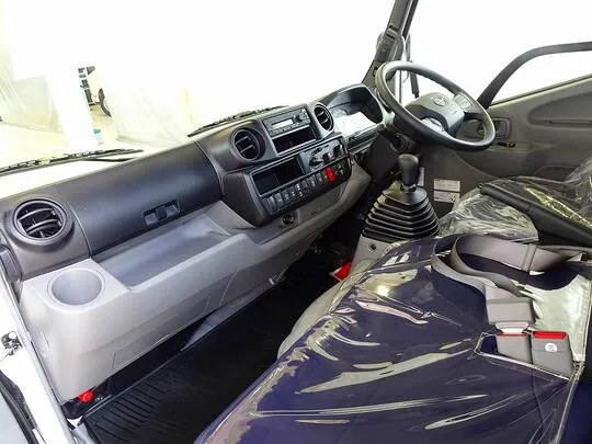 デュトロ 2t 4WD FJL 強化ダンプ 未使用車