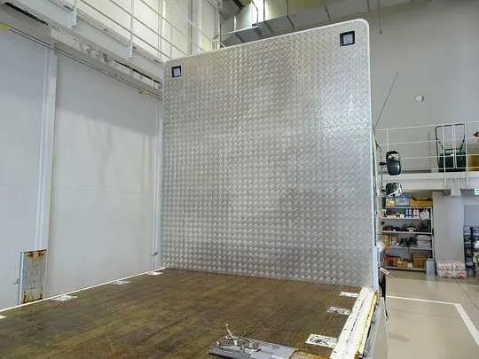 プロフィア 13.5t 4軸 アルミブロック 平ボデー 総輪エアサス 410ps