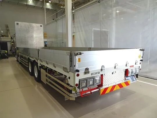 プロフィア 13.5t 4軸 アルミブロック 平ボデー 総輪エアサス 410ps
