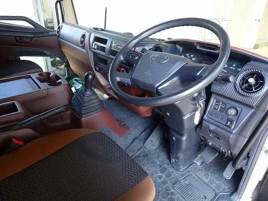 レンジャー 2.8t ワイドベッド付 アルミウイング リアエアサス 210ps