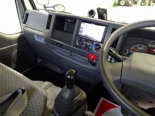 エルフ 1.5t 4WD FFL Sタイヤ 平ボデー