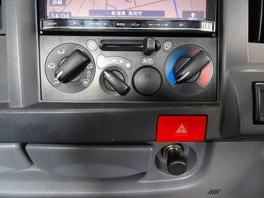 エルフ 1.5t 4WD FFL Sタイヤ 平ボデー