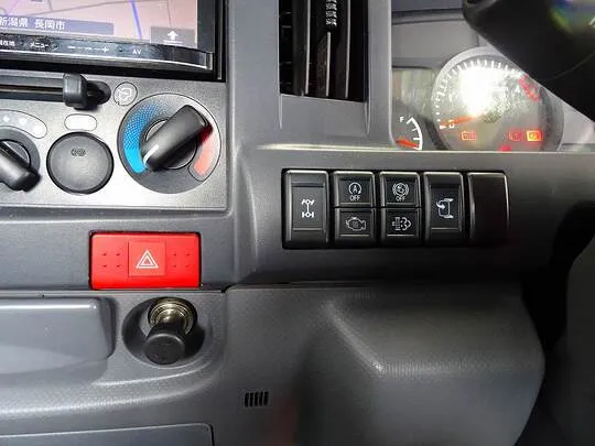 エルフ 1.5t 4WD FFL Sタイヤ 平ボデー