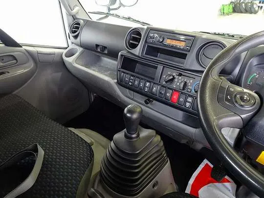 デュトロ 2t 4WD FJL 標準 垂直P/G付
